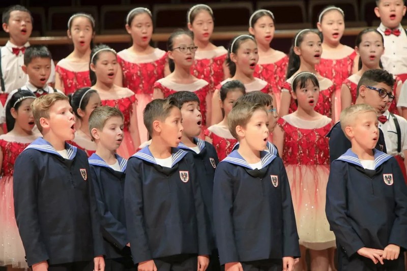 维也纳童声合唱团中国巡演广州站携手广外外校小学部合唱团同台演出